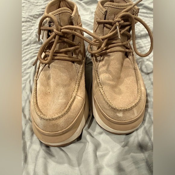 UGG Marin Bootie Suede Sand Tan Womens Shoes US Size 8.5 Boot Sneaker Platform - Picture 2 of 8